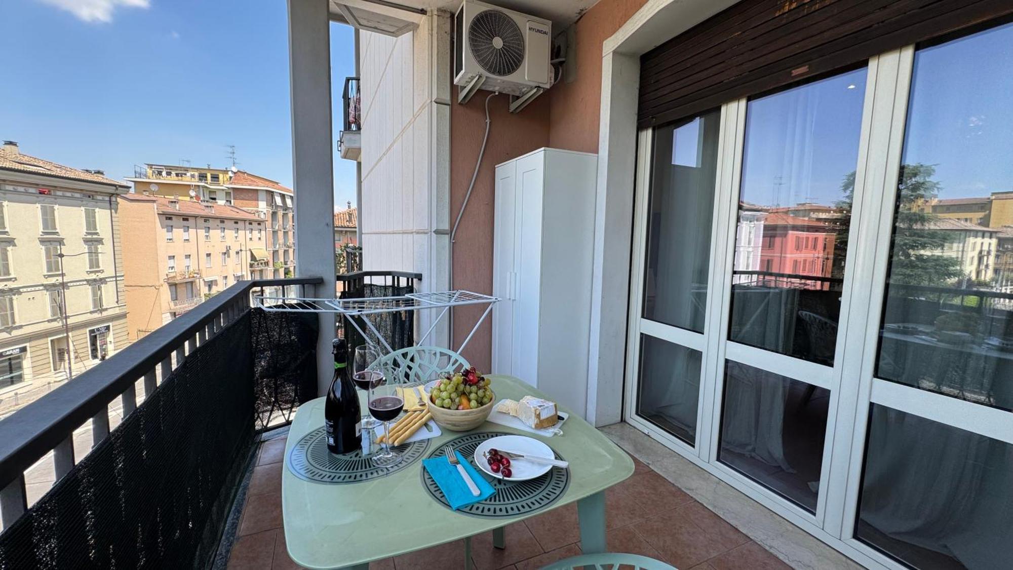 Accogliente Monolocale Per 2 Nel Centro Di - Aurea ! Apartamento Parma